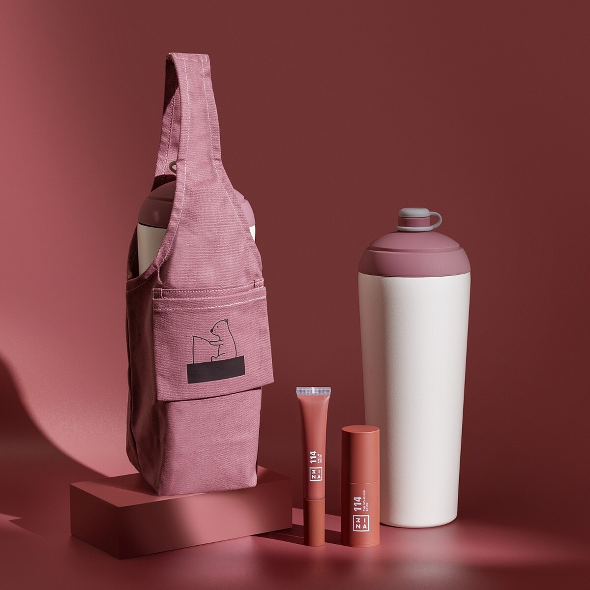 3INA x YCCT杯杯相印唇頰組形象圖。