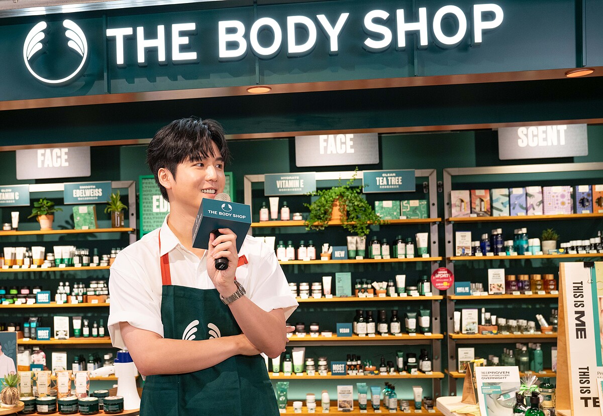 許凱皓分享超愛用救星:茶樹淨舒保濕乳,清爽水潤好吸收,提供肌膚24小時長效保濕