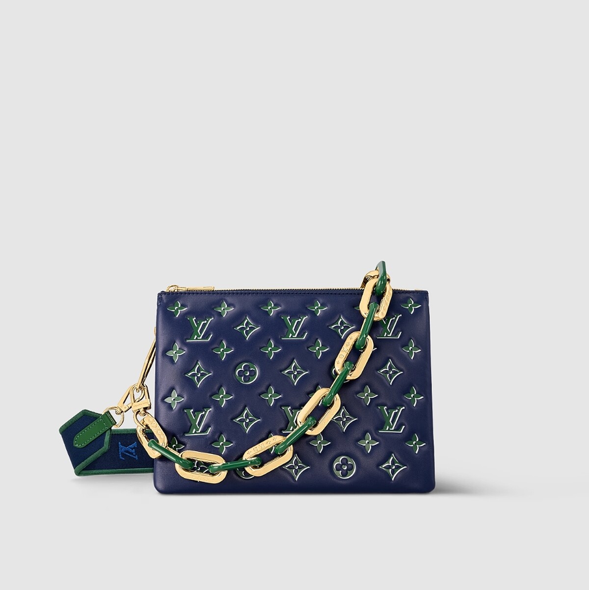 Louis Vuitton Coussin PM NT$164,000。