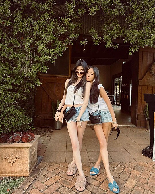 Herm&egrave;s Oran涼鞋，NT$33,000。