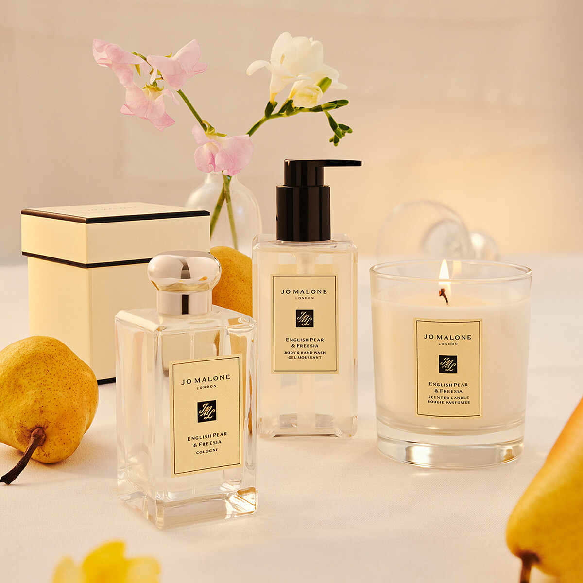 英國梨與小蒼蘭身體香氛系列，讓每天的沐浴時光也充滿愉悅幸福感。