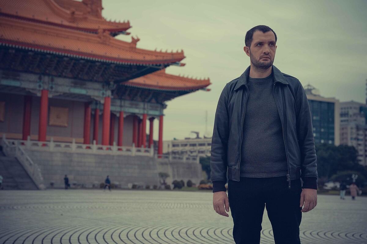 《榮耀之路》為還原導演當年來台探望就讀台大的弟弟，走遍台灣各大知名景點進行取景，包含中正紀念堂、西門町、烏來紅河谷等地。