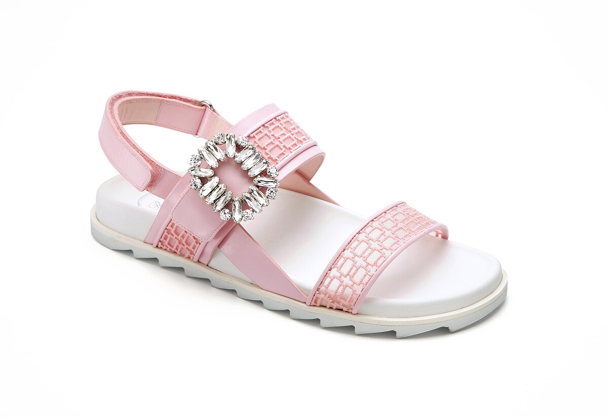 Slidy Viv Sandal馬卡龍粉LOGO網紗牛皮涼鞋 NT$56,000。