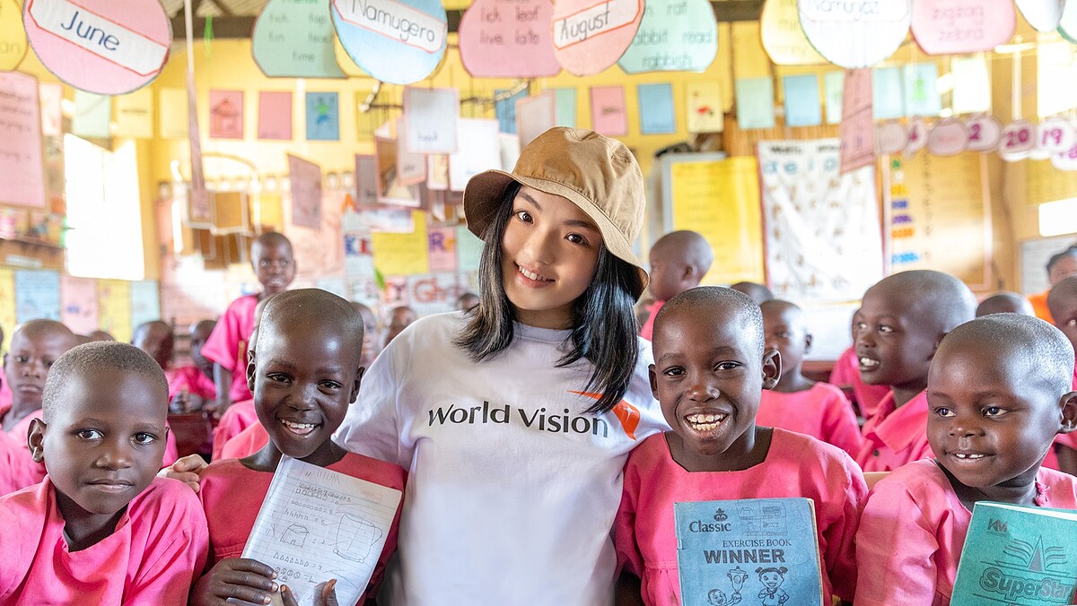 徐佳瑩認養烏干達女孩掌握人生自主權！為台灣世界展望會「資助1000女孩」勇闖東非