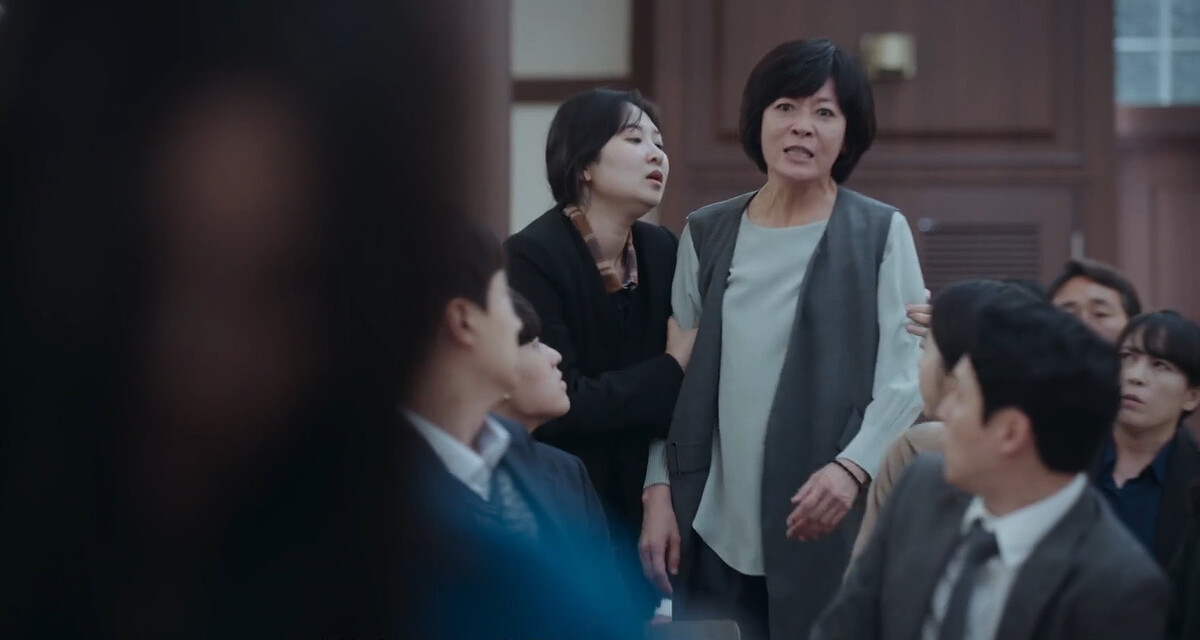 《假面女郎》帥和尚(右)之母當庭大罵金貌美