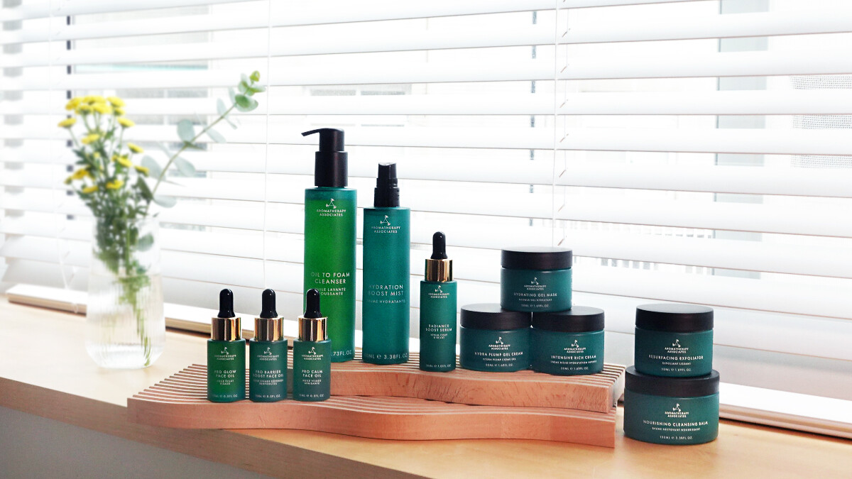 藍色奇蹟重磅上市！英國頂級精油AROMATHERAPY ASSOCIATES全新推出臉部保養「Bio舒心平衡系列 」全方位芳療保養，奢華養膚淨化身心靈！