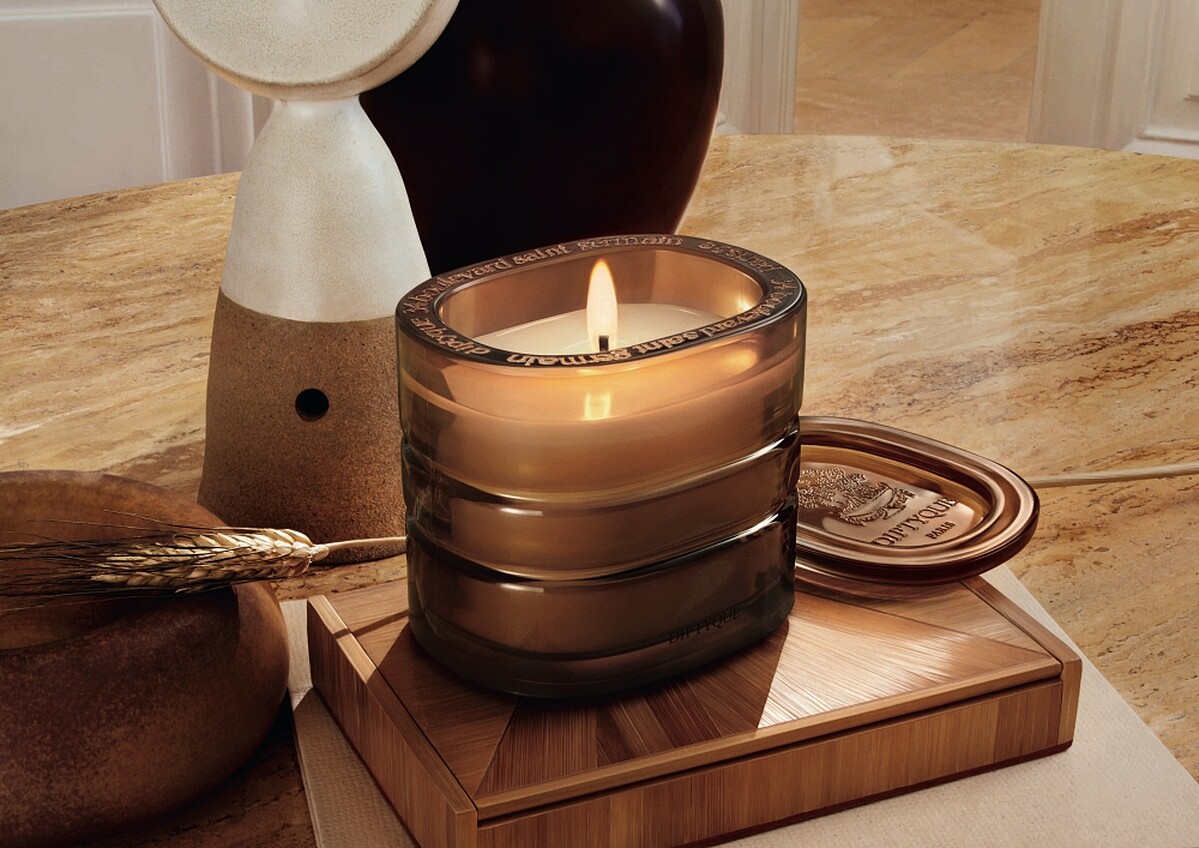 Diptyque大千之境系列訊香氛蠟燭(Terres Blondes精金地帶)270g，NT8,000