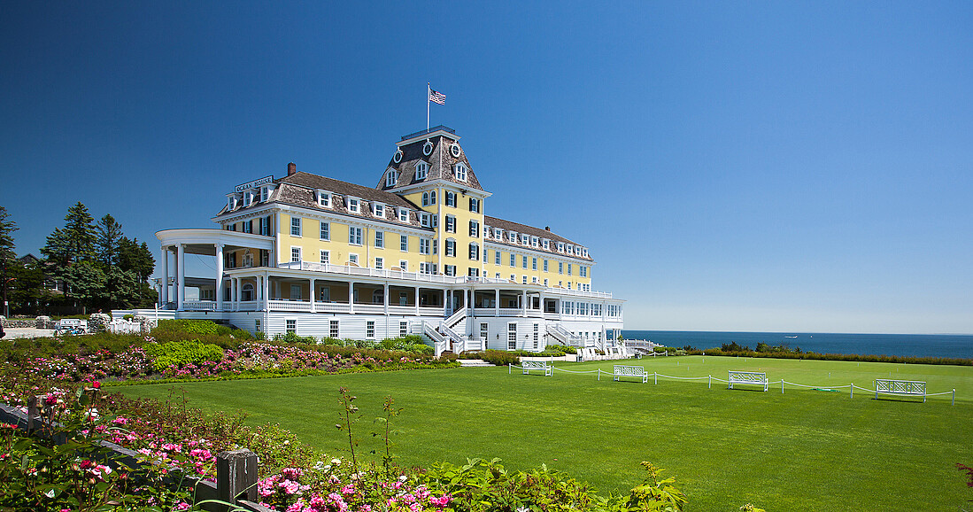 1896年建成的維多利亞式建築飯店「Ocean House」。