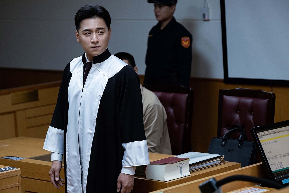 《地獄里長》鄭人碩飾演王牌律師,背法條台詞超過自己最高NG紀錄