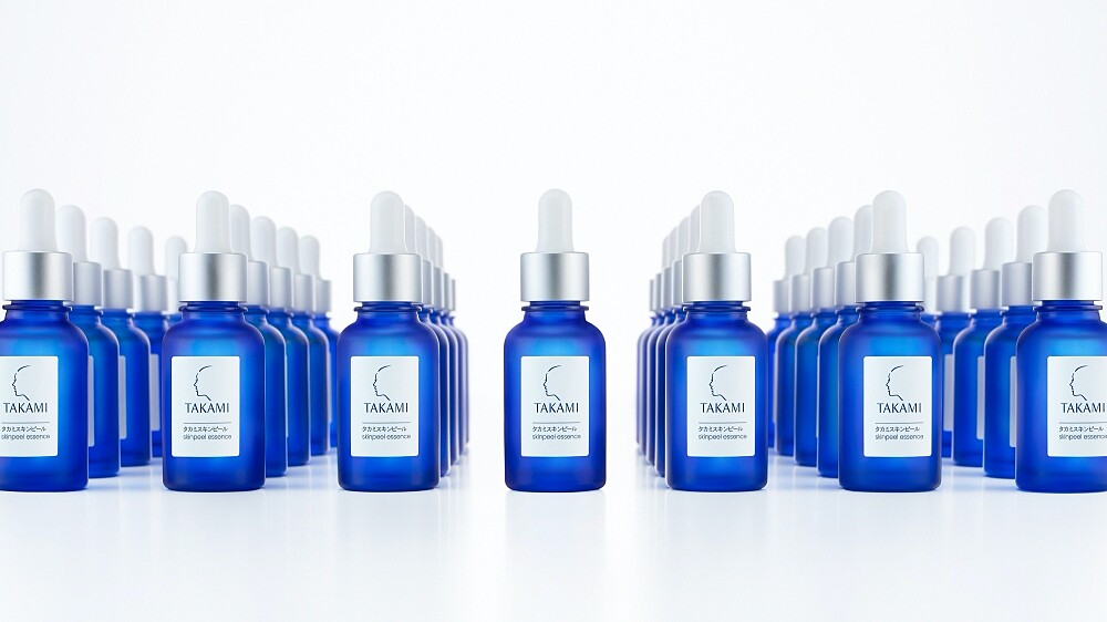 TAKAMI角質道小藍瓶情境美圖。