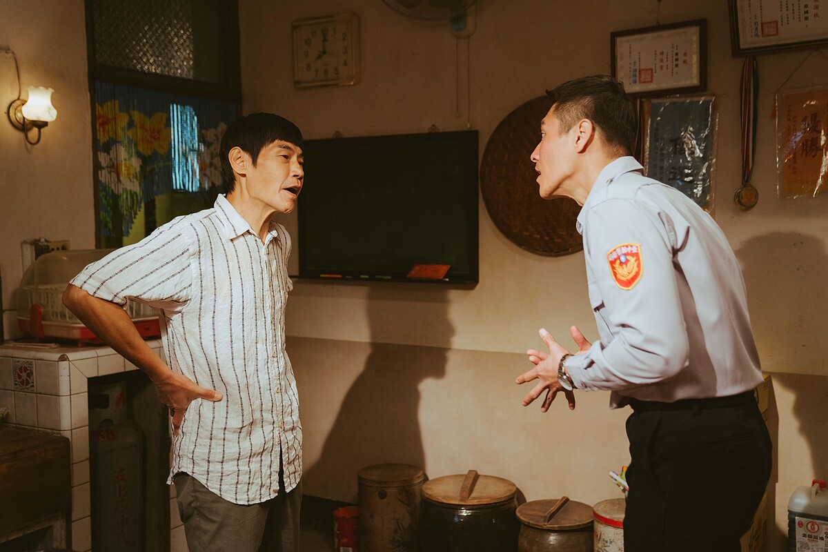 金鐘視帝夏靖庭（左）、藍正龍（右）飾演關係互動較為生疏的父子，實際兩人內心都很重視對方。