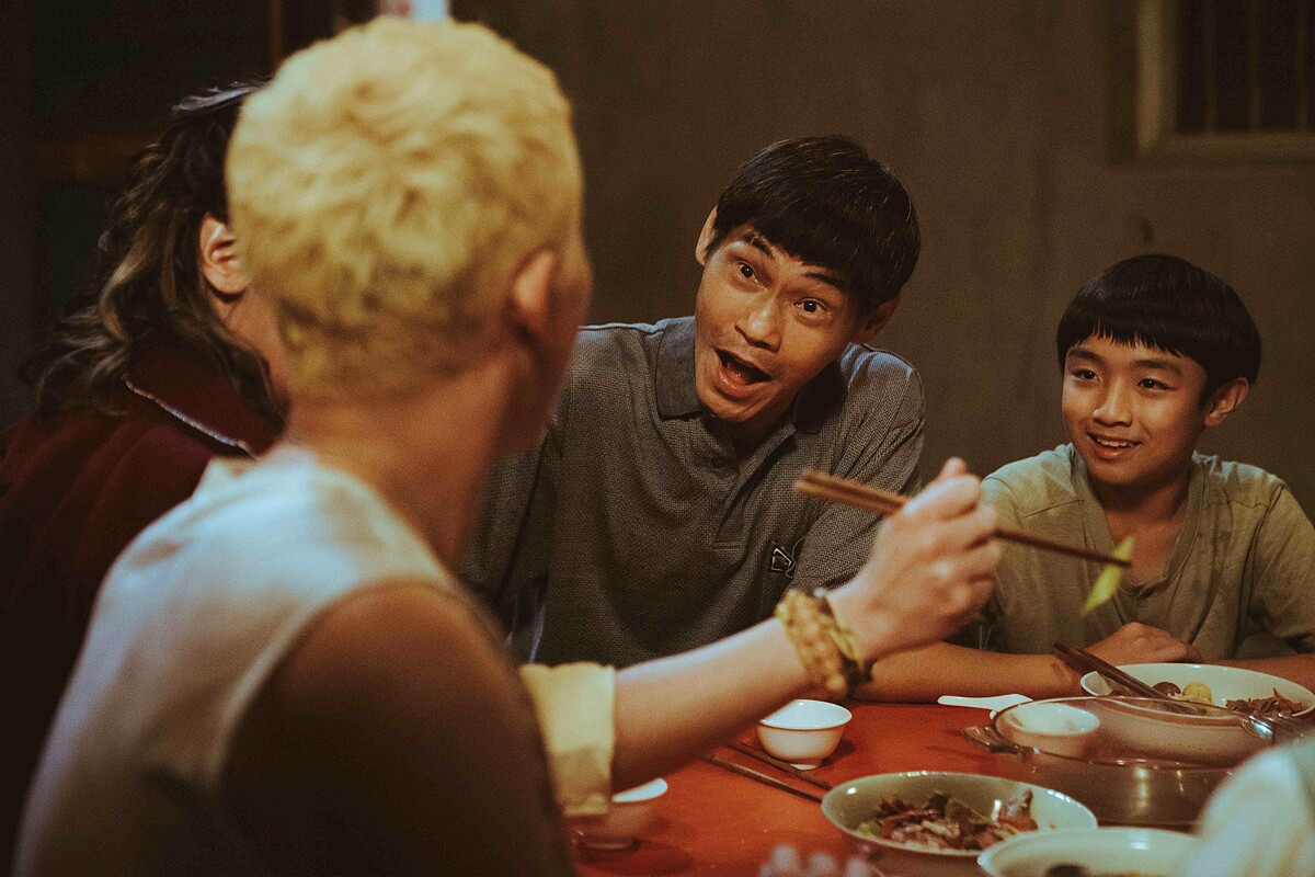 潛力童星阮柏皓(右)跟夏靖庭飾演一對都具有通靈眼的祖孫。