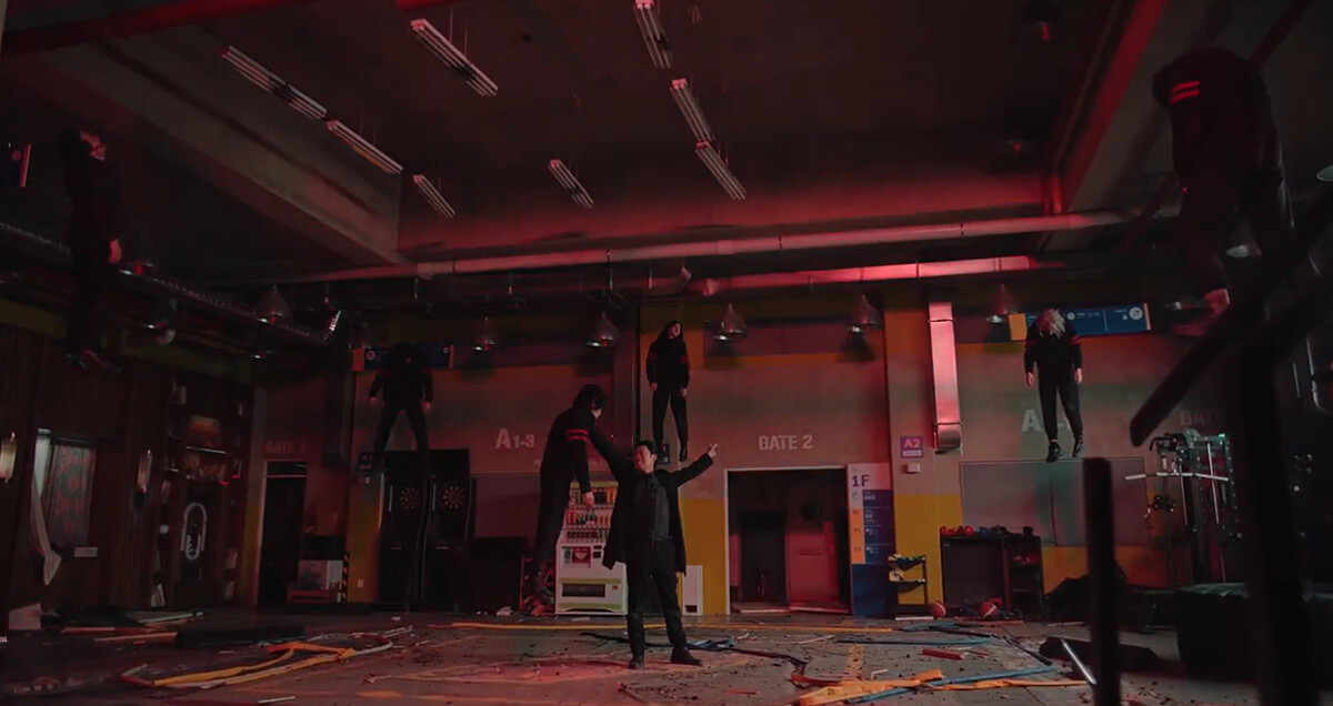 《驅魔麵館2》武力再升級，一次六個人吊鋼絲飛起來