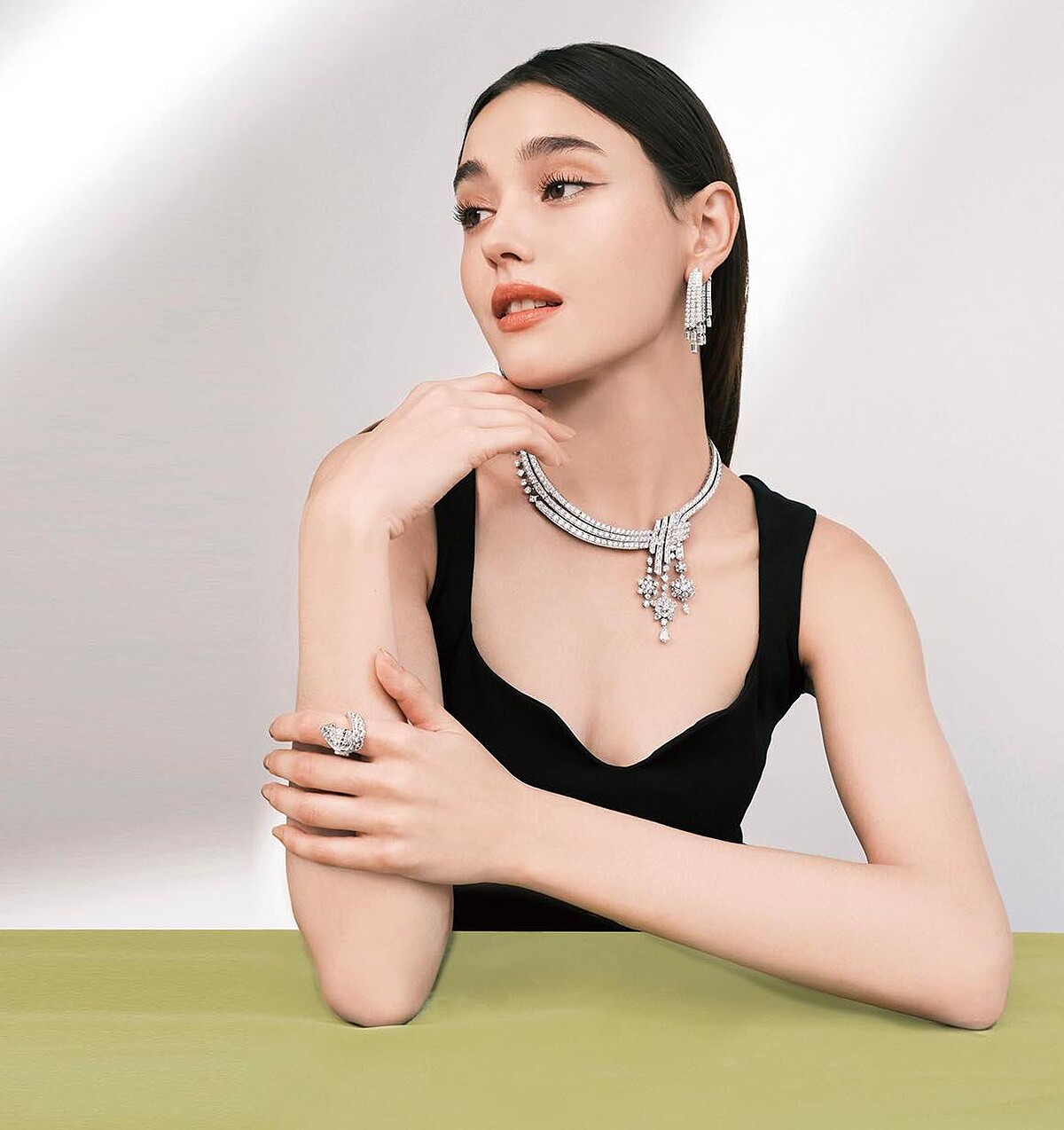 Cascades de diamants耳環，白K金、鑽石；Diamond jersey 項鍊 (白K金、鑽石)；Lasso 戒指，白K金、玫瑰金及鑽石。