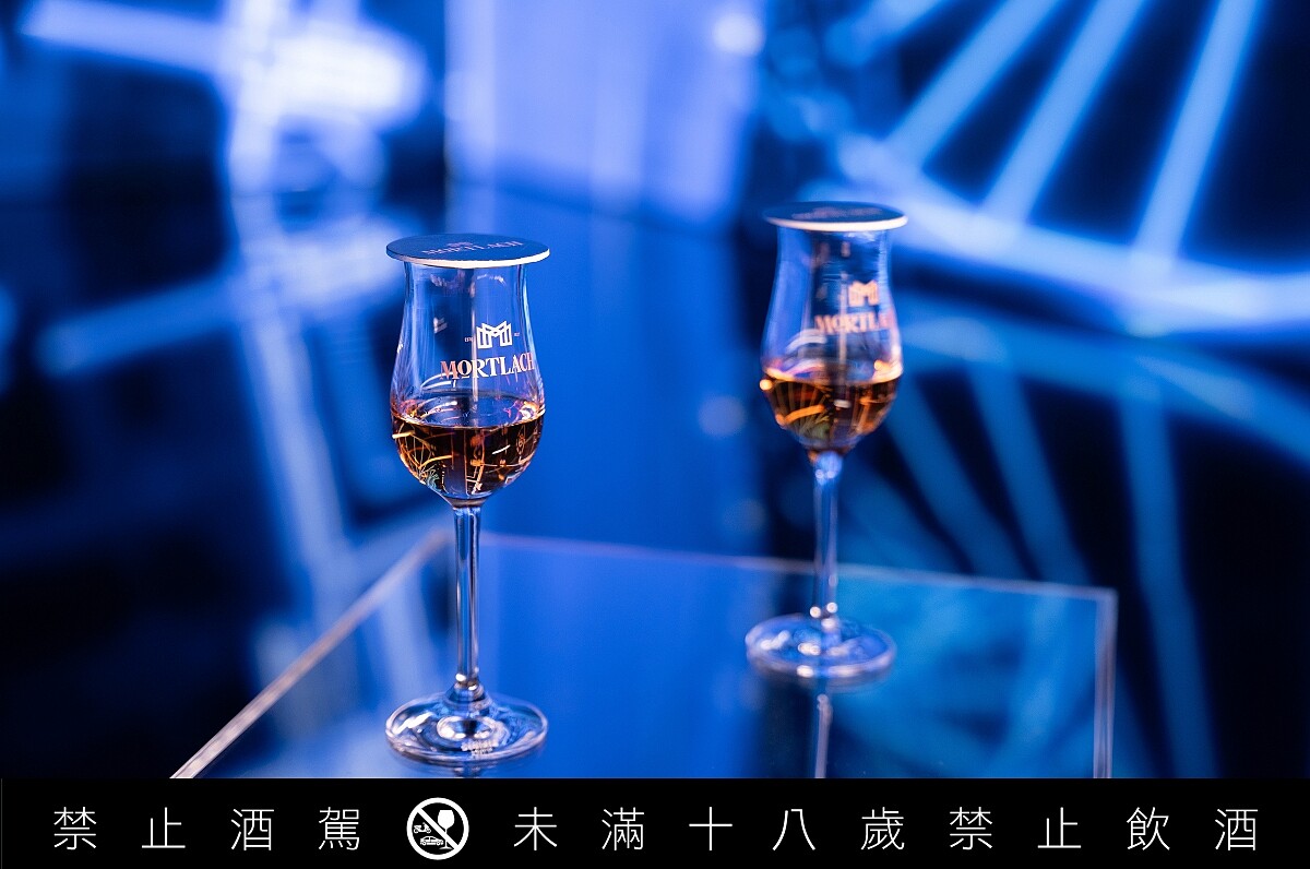 慕赫16年單一麥芽威士忌。