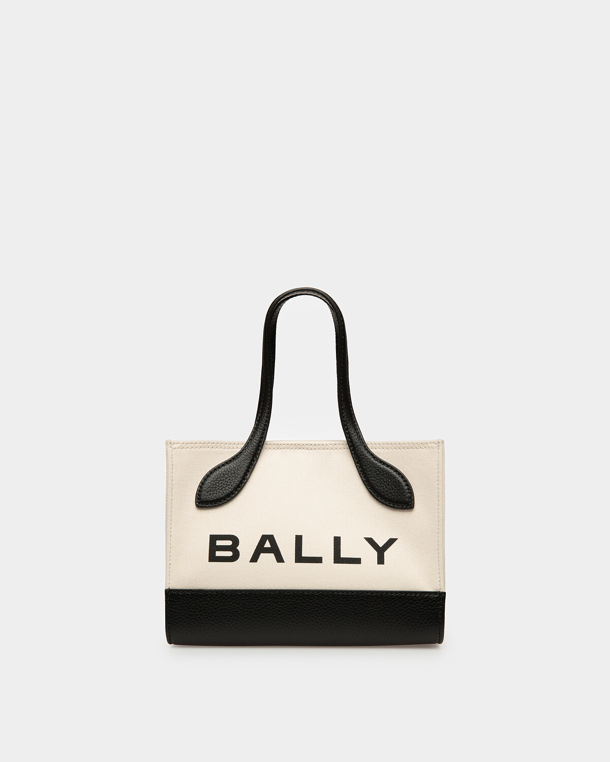 Bally BAR 帆布小托特包，NT$25,200。