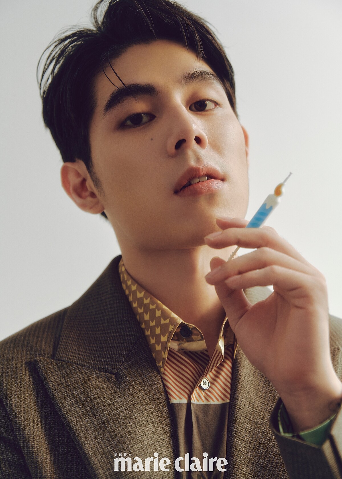 詹懷雲：格紋西裝外套，Allsaints；印花襯衫，Paul Smith。