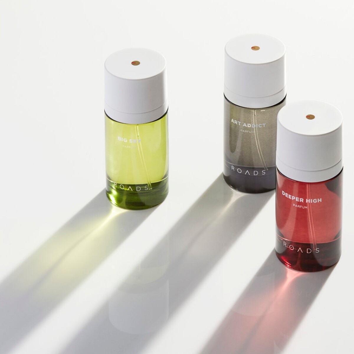 ROADS品牌香水瓶身。