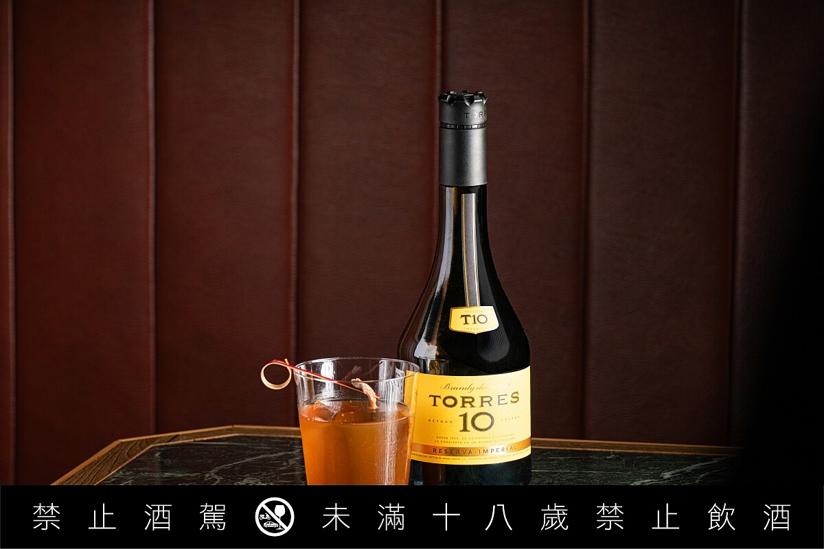 「多利士10年白蘭地」。