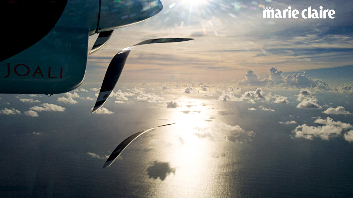 搭乘水上飛機窗外景色