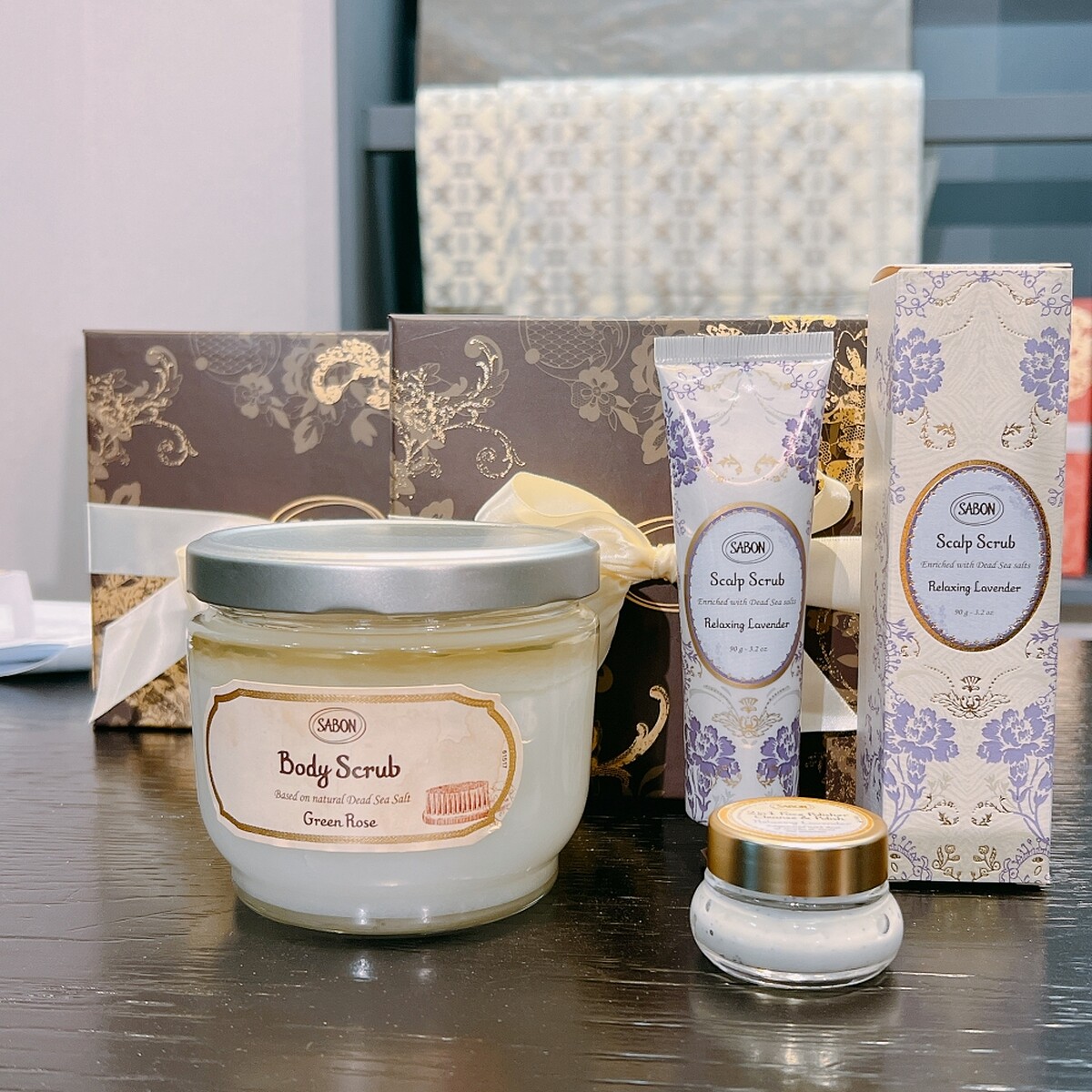 SABON磨砂三天后組(身體磨砂膏600g、死海鹽頭皮磨砂膏90g、二合一臉部磨砂膏15ml)，磨法獨家價NT2,880 (原價NT3,440)