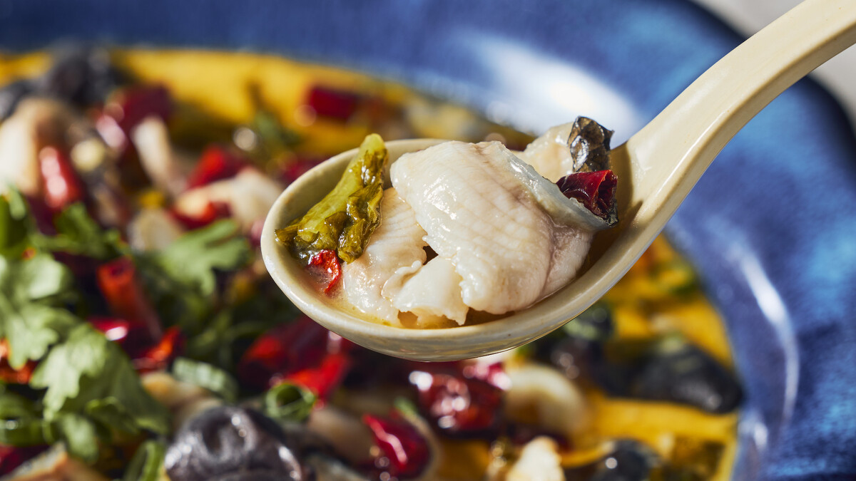 樂天皇朝搶攻酸辣市場。