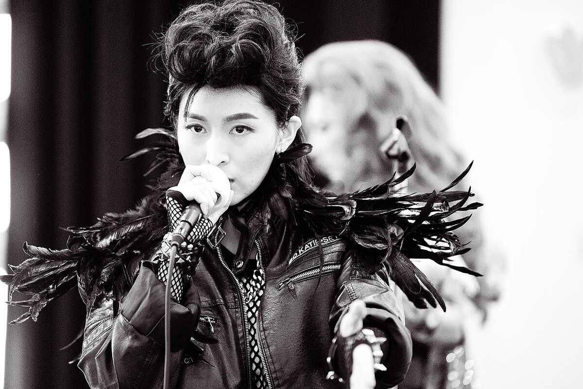 火山系搖滾女聲管罄在音樂劇《搖滾芭比》全新中文版中演出「伊扎克」一角