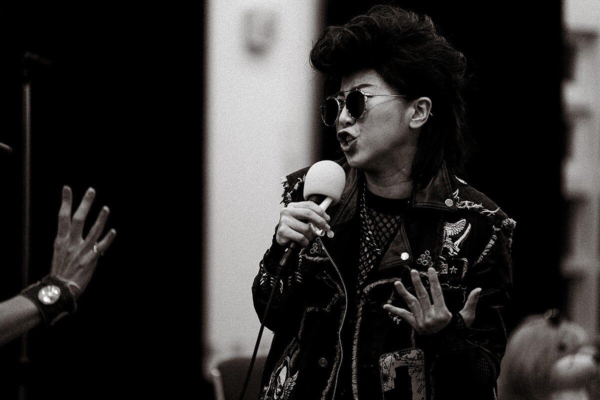 在台發展的韓國籍舞台劇演員金仁馨在音樂劇《搖滾芭比》全新中文版中演出伊扎克一角