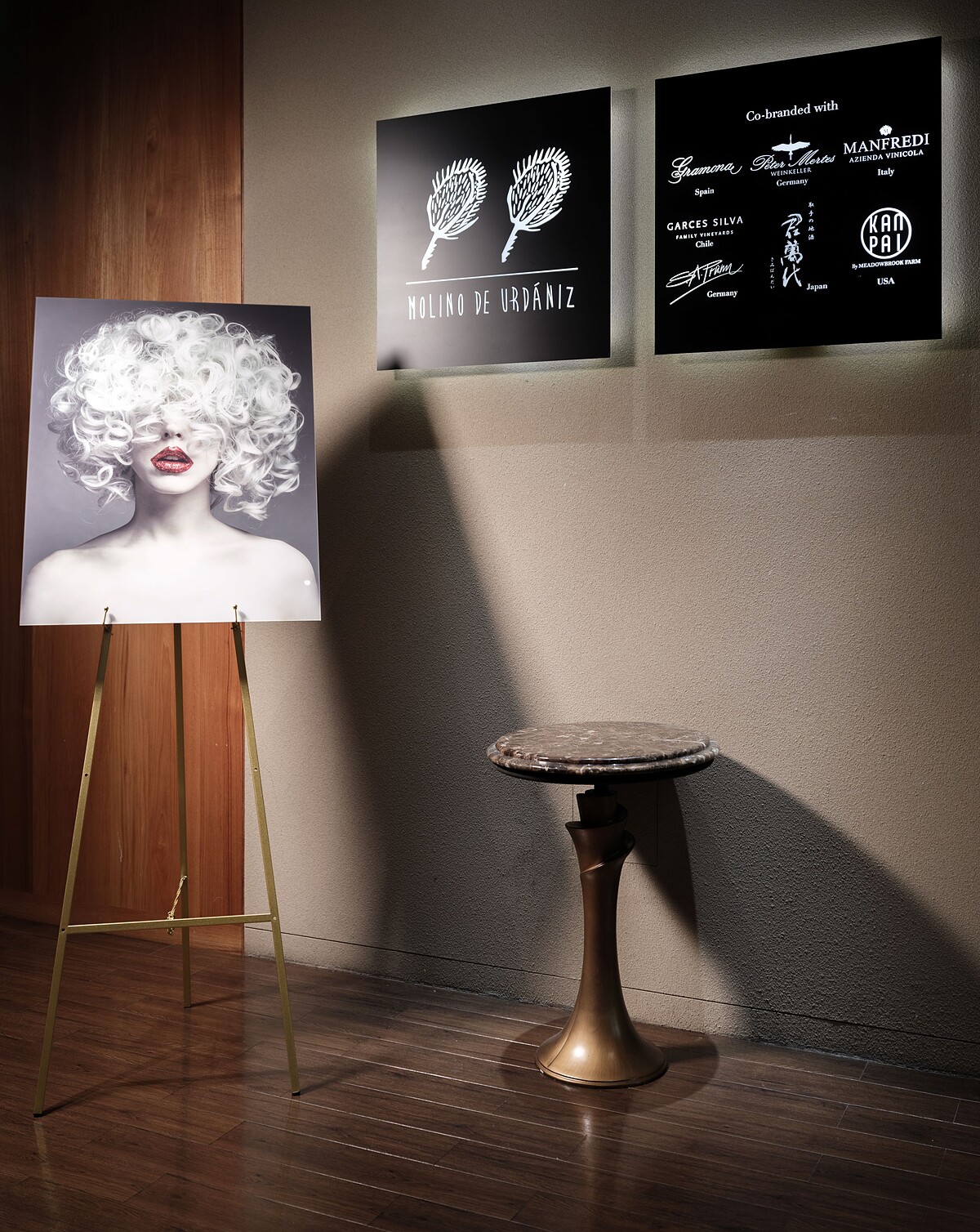 渥達尼斯磨坊餐廳入口，展示著Juliette Jourdain令人驚豔的作品〈DAY 116〉