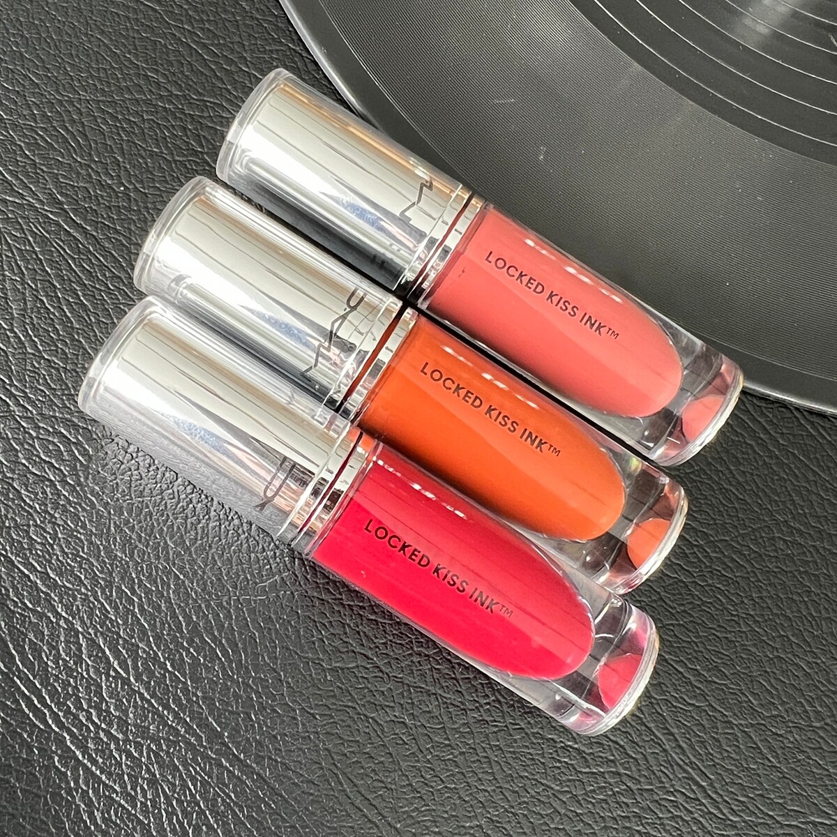 M.A.C超鎖吻霧感唇釉(新三色)，NT1,180