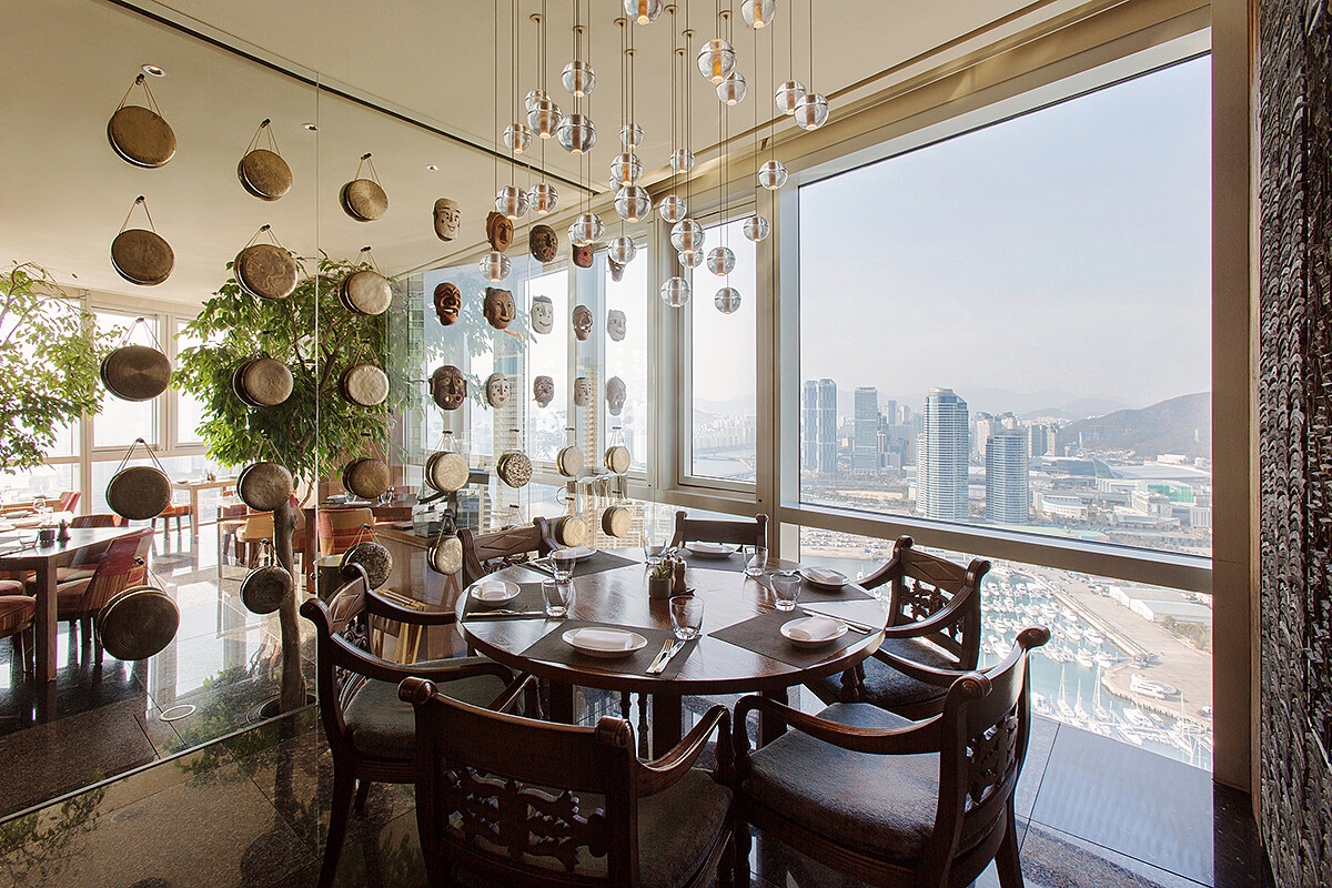 坐落於酒店32樓的「Dining Room」。