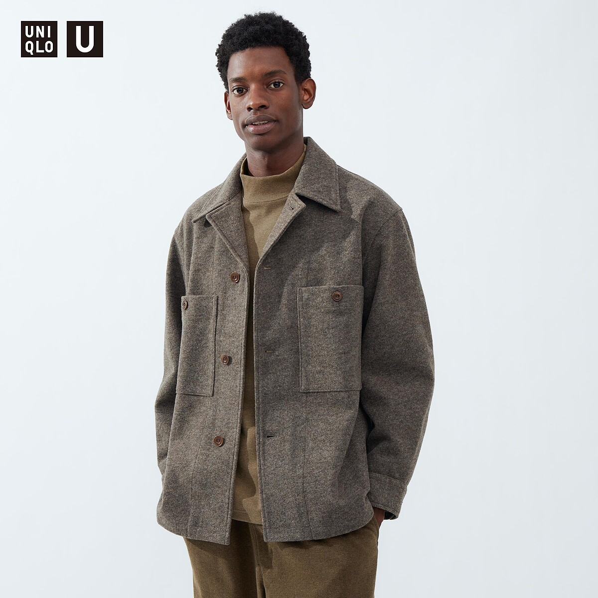 U 刷毛休閒寬版襯衫 售價NT$1,990。