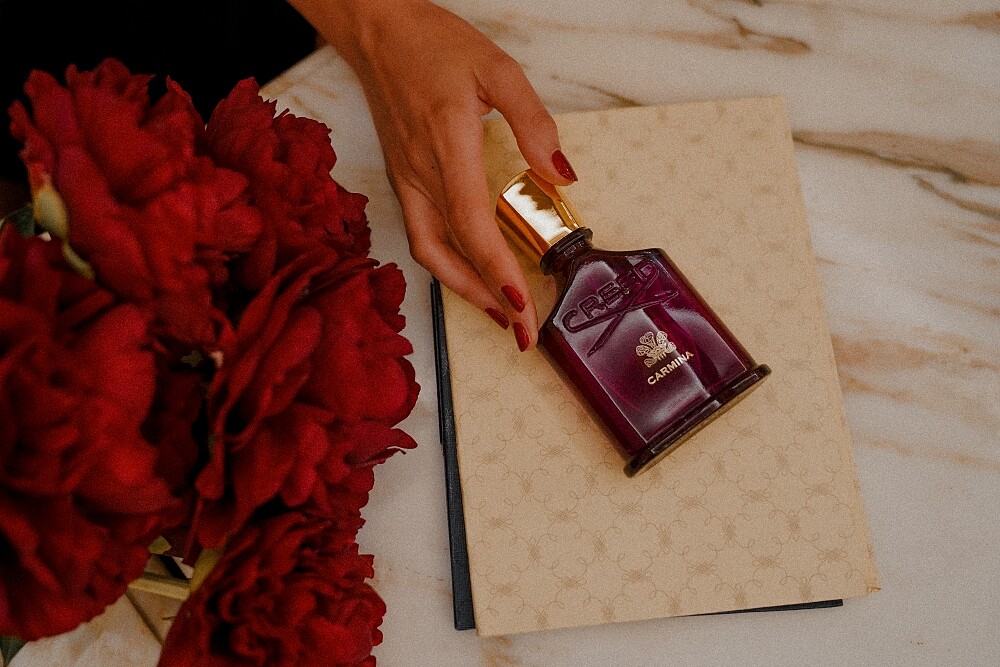 CREED緋夜玫瑰Carmina情境。