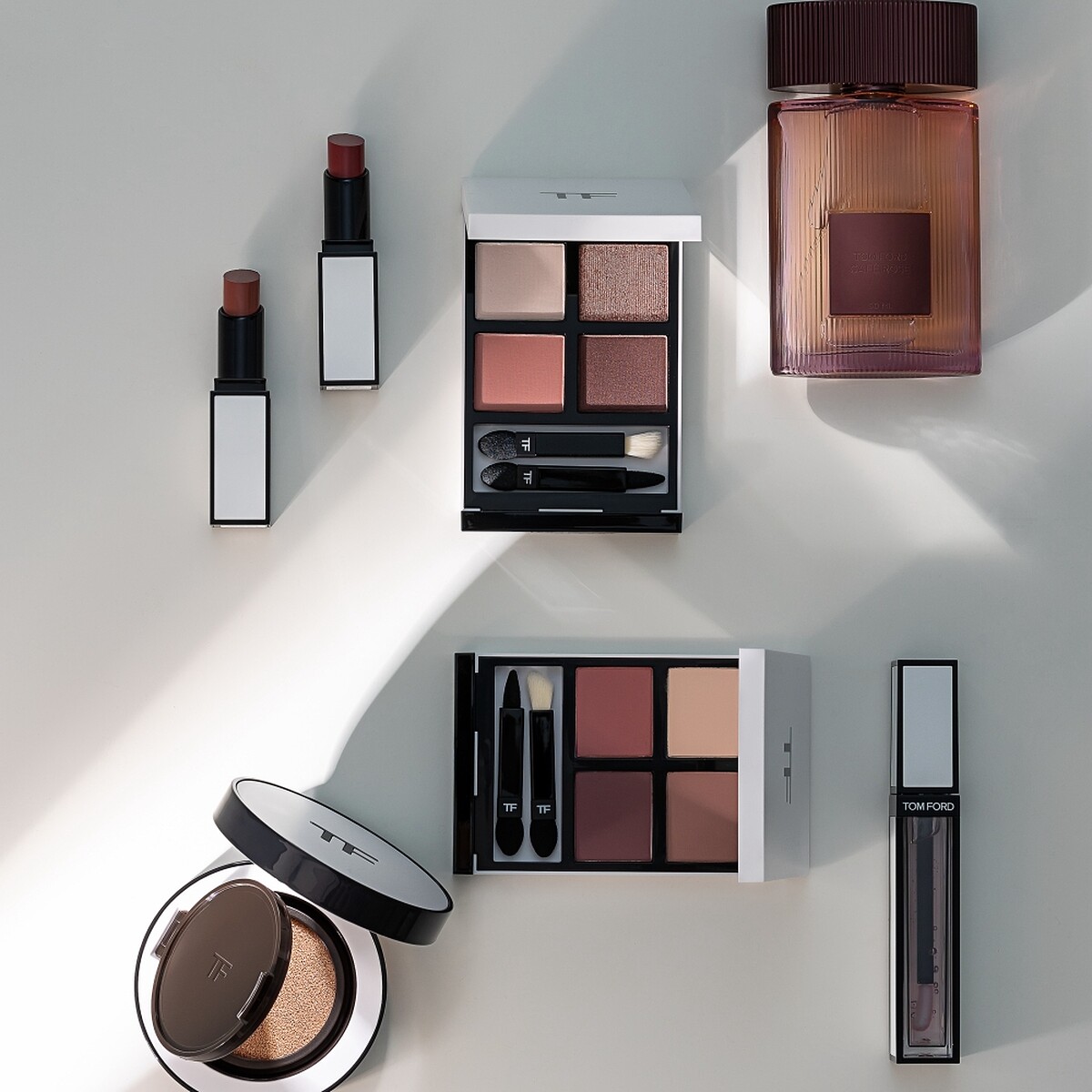 TOM FORD設計師系列深焙玫瑰淡香精與限量玫瑰秘境彩妝。