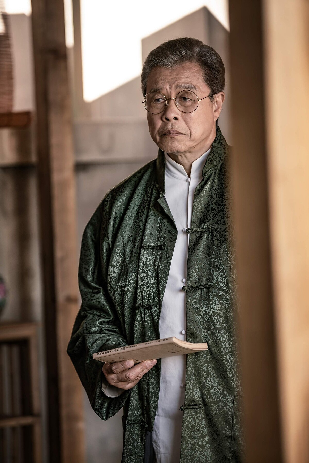 楊烈飾演大善人地主,是以導演阿公為原型的角色