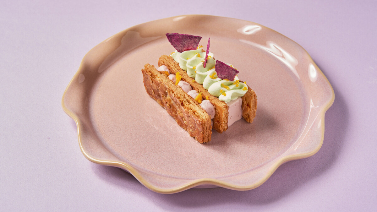 金沙斑斕芋泥千層。