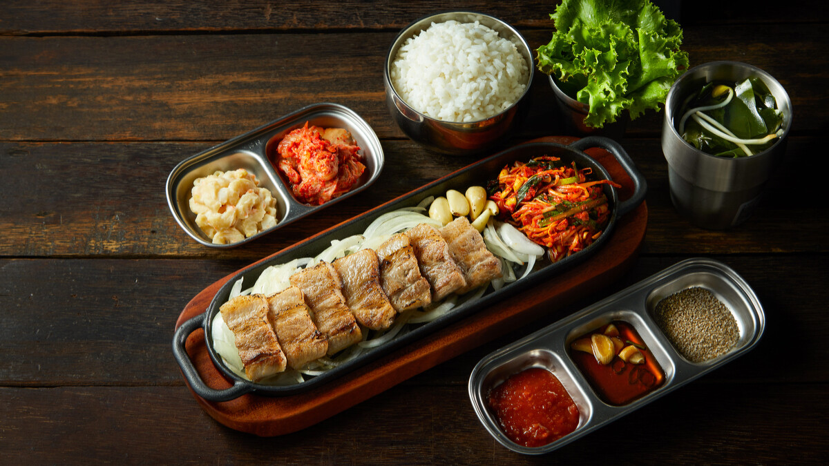 招牌八色烤肉套餐。