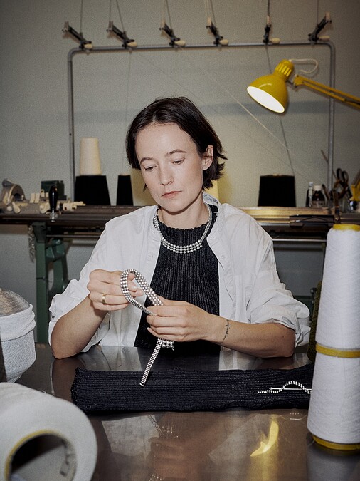 A. Roege Hove概念針織品牌設計師 Amalie Roege Hove