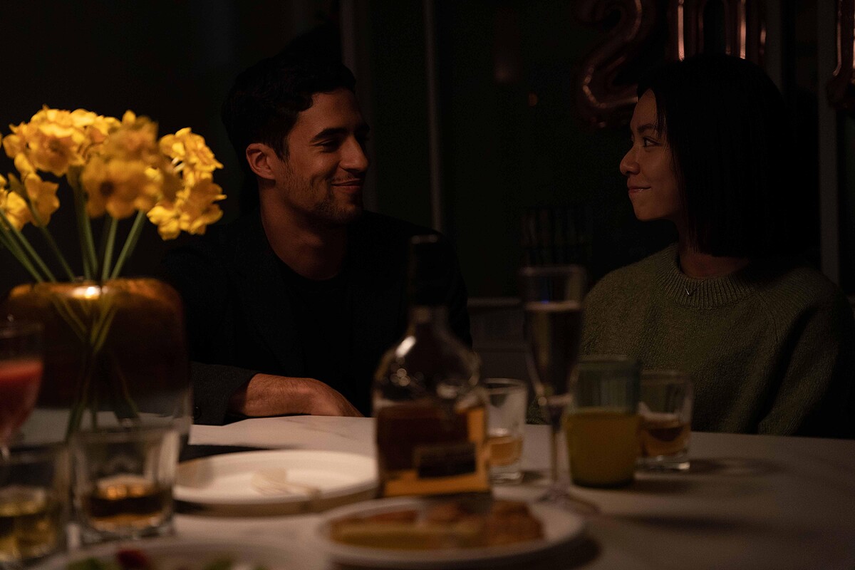 《榮耀之路》宋芸樺(右)與沙伊恩布曼丁有一次約在大稻埕的咖啡廳見面，聊著聊著沙伊恩突然拿出中文課本請宋芸樺教他中