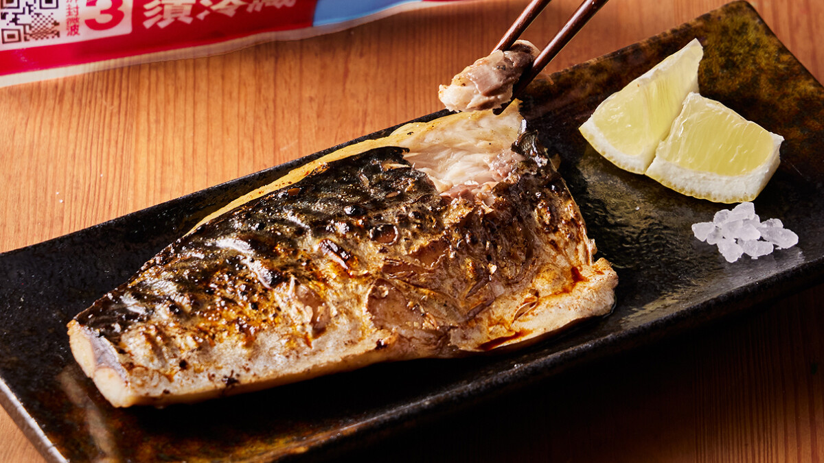 蠟筆小新塩燒鯖魚登場。