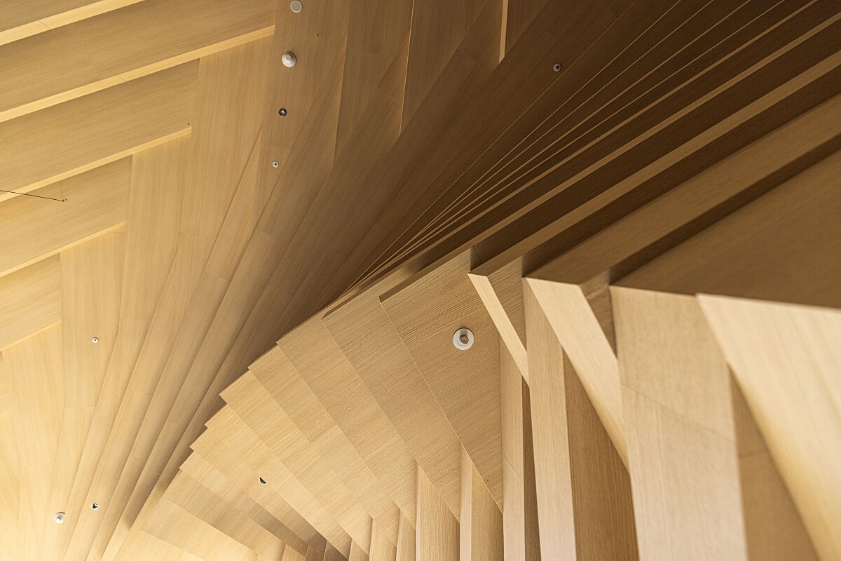 「重複疊加」手法堆疊木質構件細節。