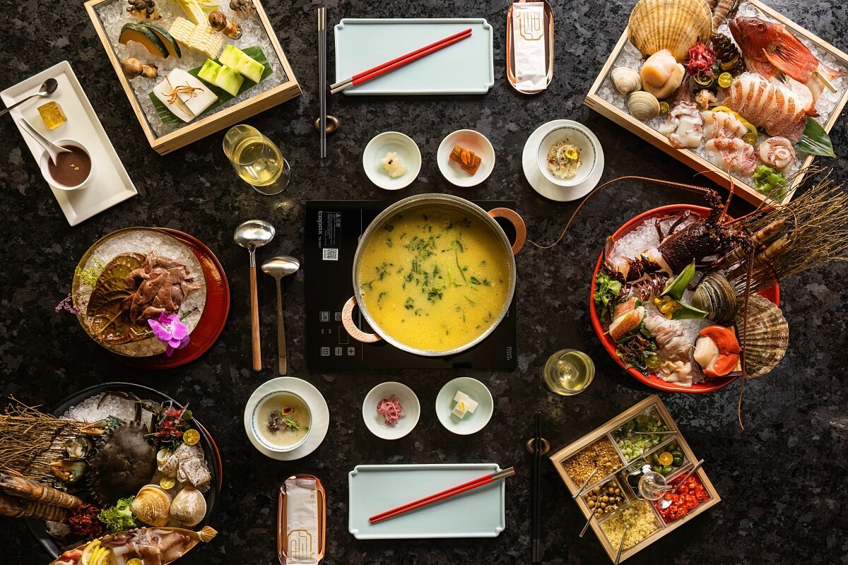 有別於市場上多為日式鍋系,「明粵」主打粵式鍋物。