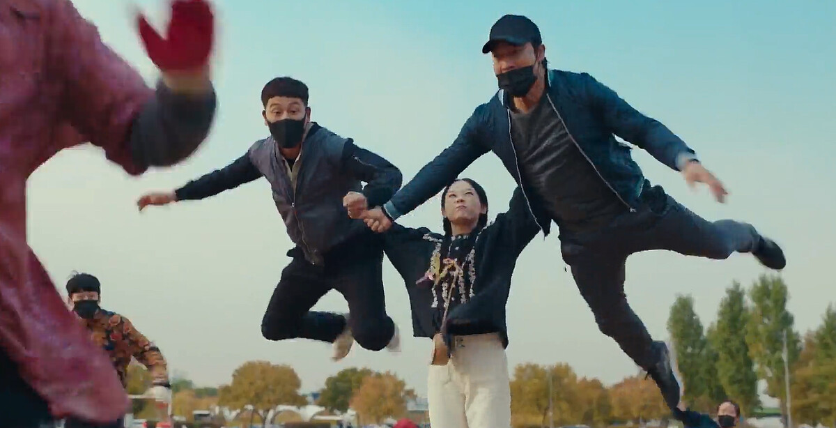 南順舉起男人根本一碟小菜