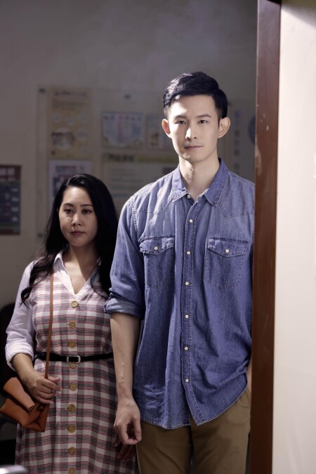 家明醫生(右)由波特王飾演，與婉君的高低差，完美致敬《家有喜事》家明與婉君的身材與視角