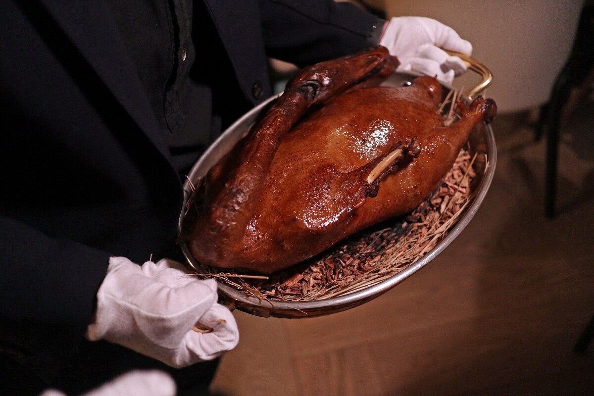 樟木煙燻鵝的全貌。