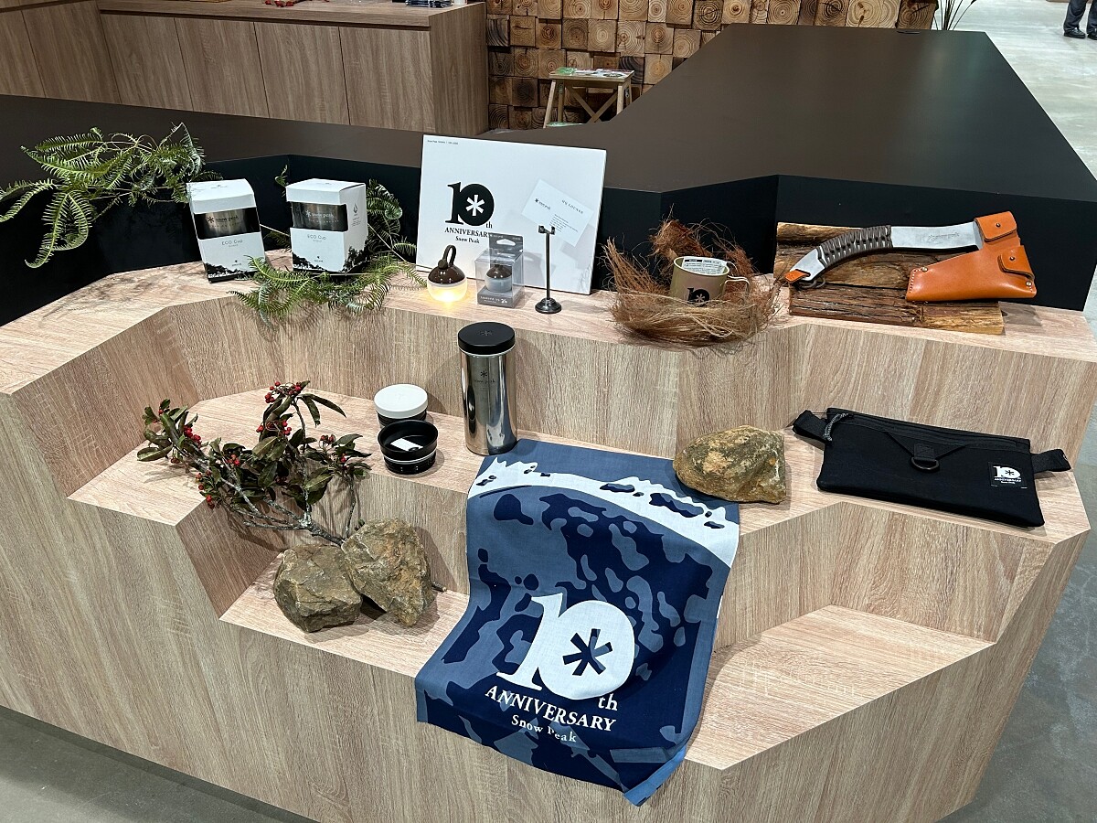 10週年紀念的五款限定商品展示。