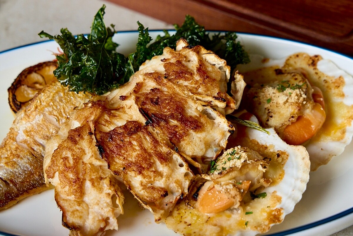 種類豐富的「海鮮盤」。