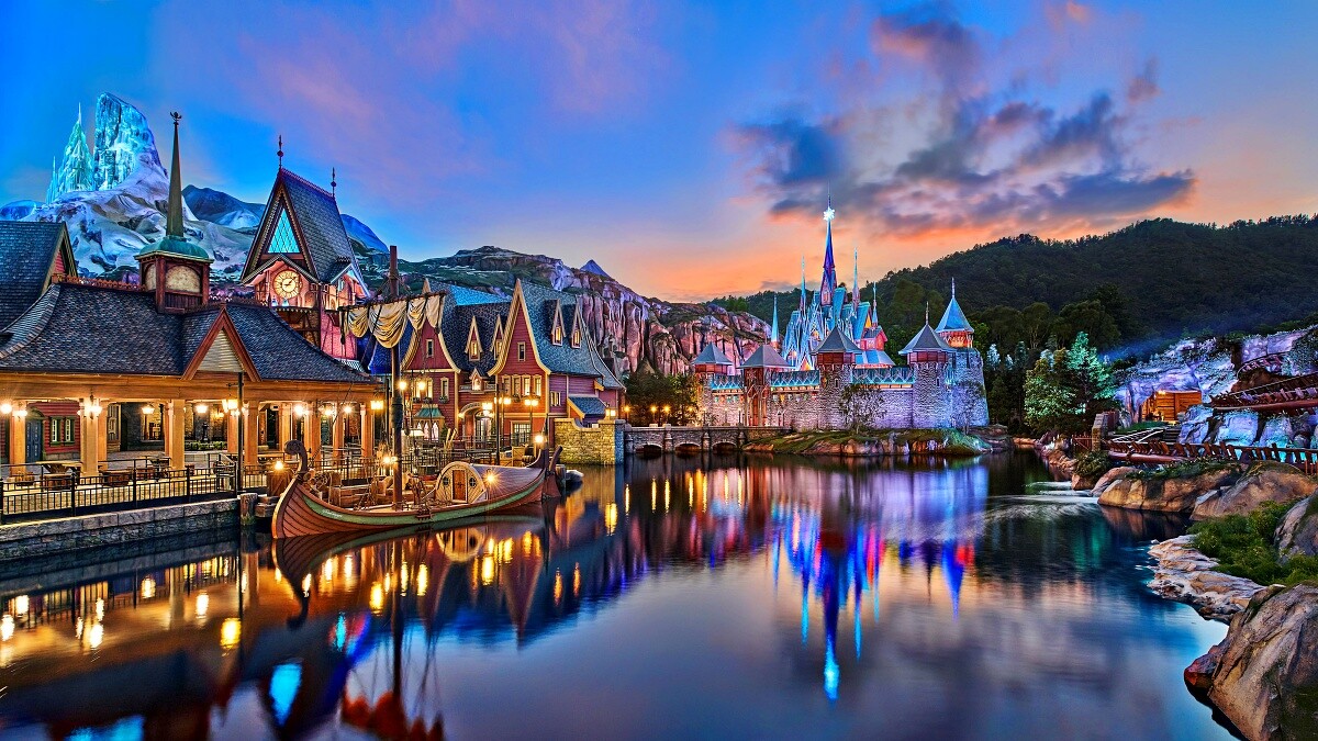 「魔雪奇緣世界」夜景超迷人！