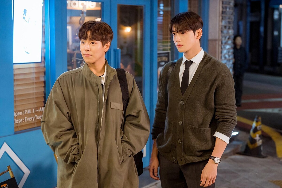 《犬系戀人》車銀優(右)飾演陳書元、李寶謙(左)飾演李玹雨