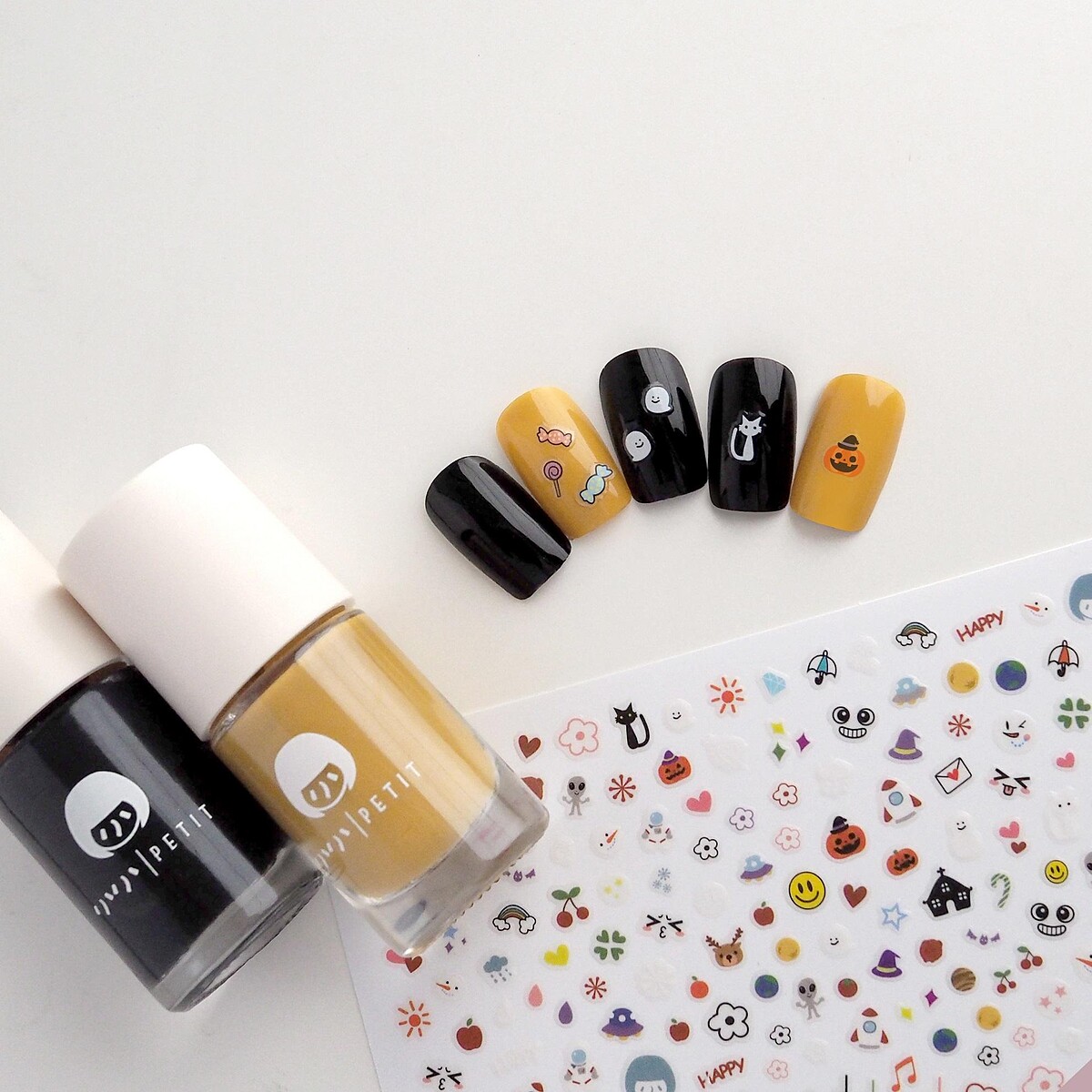 「小小PETIT」指甲油,多款選色任意搭配小鬼、南瓜等創意彩繪貼紙